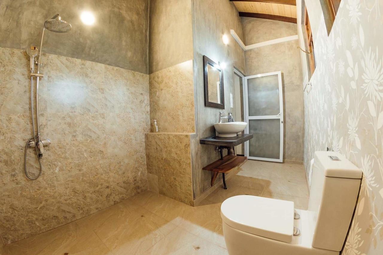 Thambili Cabanas Hikkaduwa Esterno foto