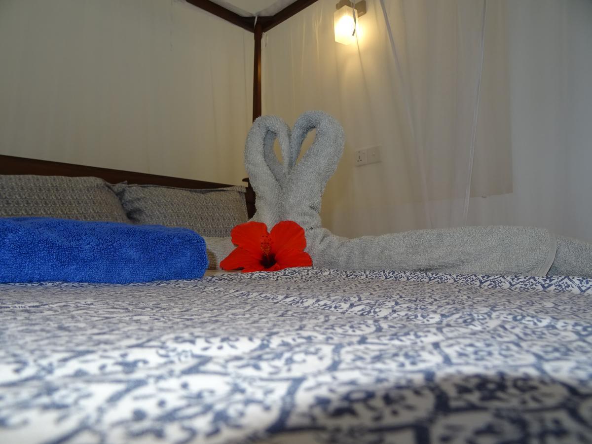 Thambili Cabanas Hikkaduwa Esterno foto