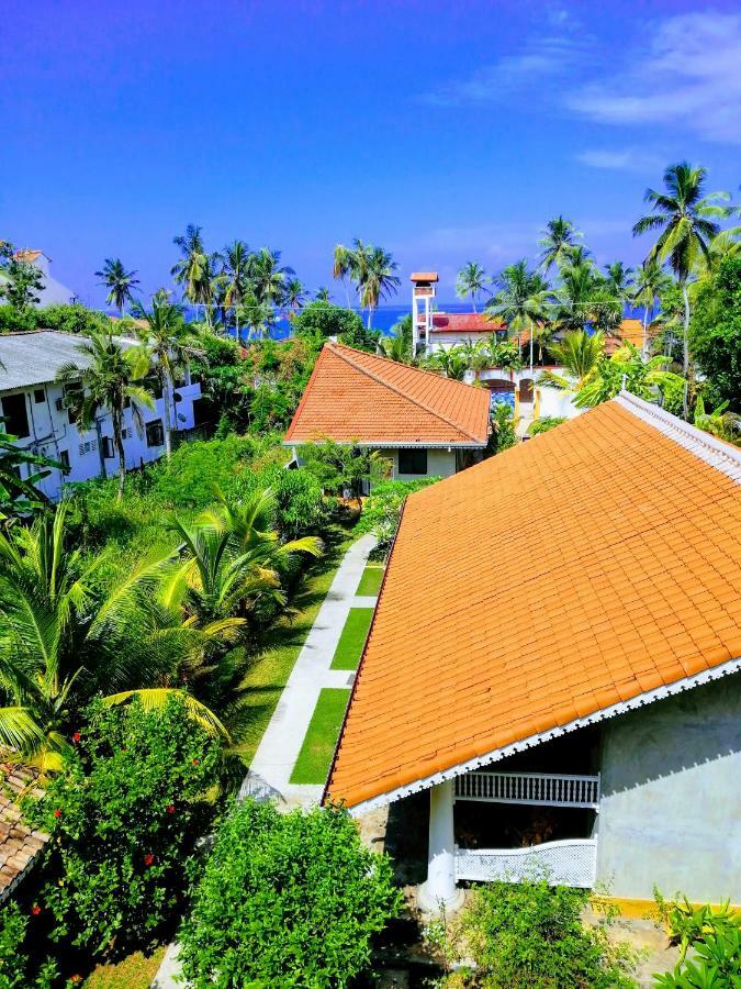 Thambili Cabanas Hikkaduwa Esterno foto